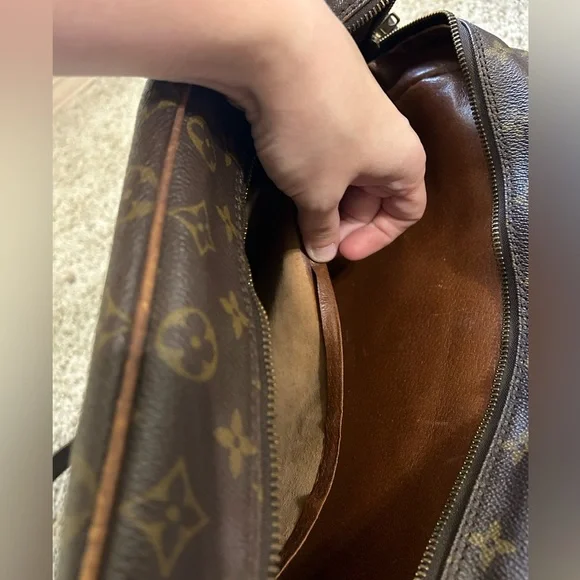 Vintage Louis Vuitton Brown Messenger Bag Monogram Design Coated Canvas Leather - Picture 14 of 16